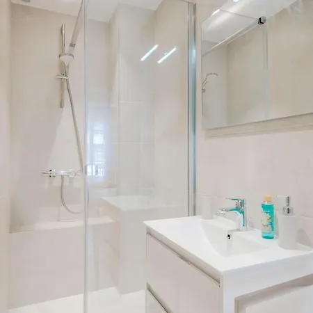 Brand New One Bedroom Heart Of Cannes!!